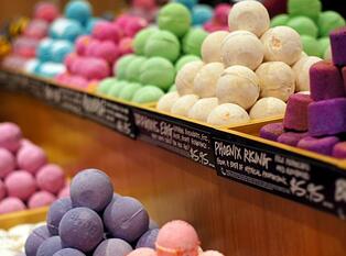 Lush-Cosmetics-Dream-Cream-and-Helping-Hands-5